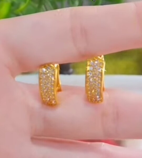 Anting Jepit Mata