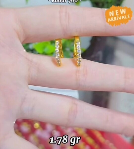Anting Jepit Mata