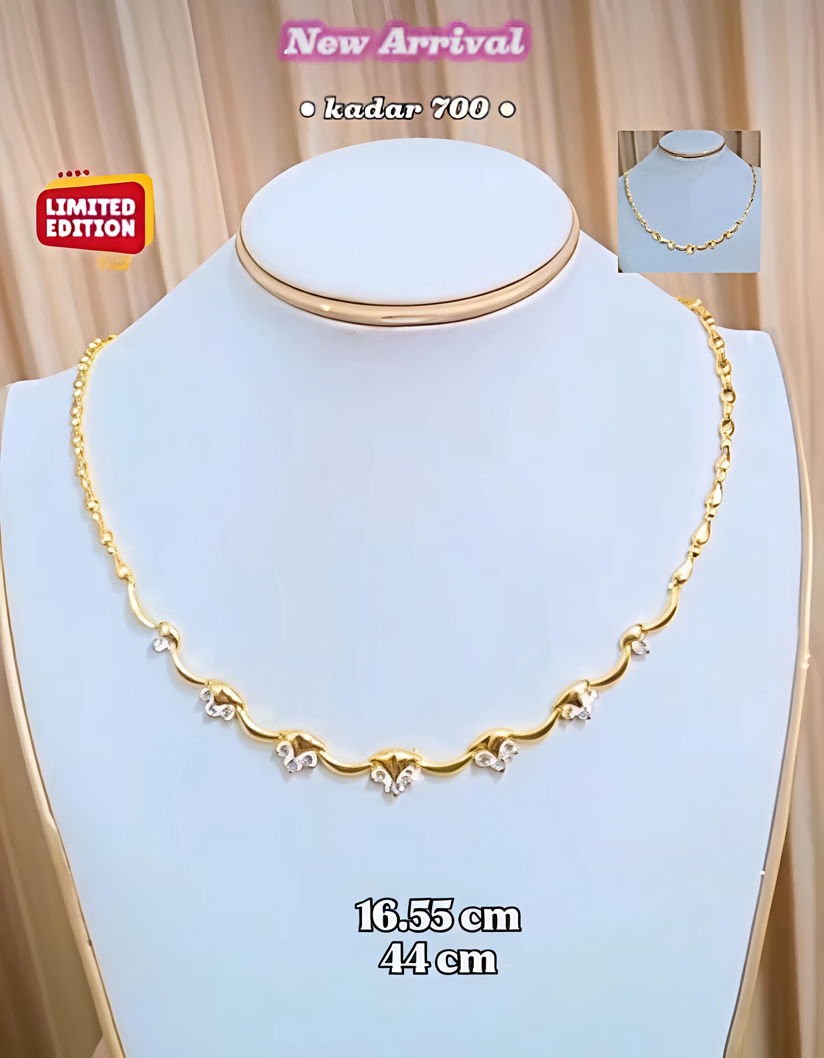 Curve Elegance Necklace